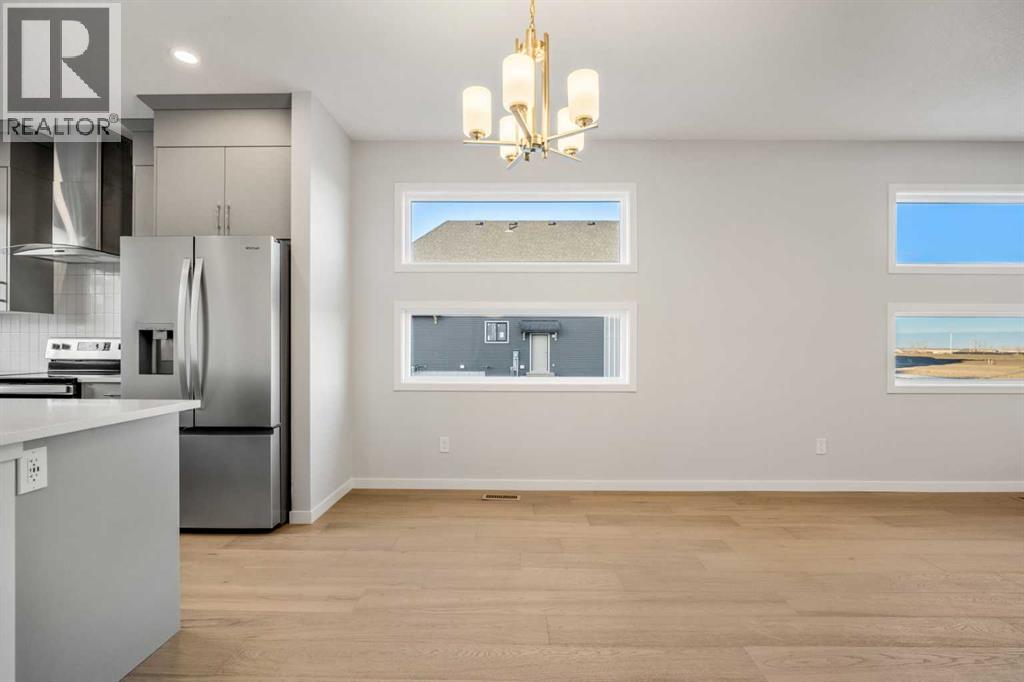 579 Homestead Drive Ne, Calgary, Alberta  T3J 5W3 - Photo 4 - A2268870