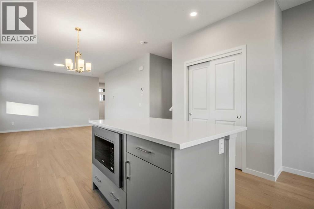 579 Homestead Drive Ne, Calgary, Alberta  T3J 5W3 - Photo 5 - A2268870