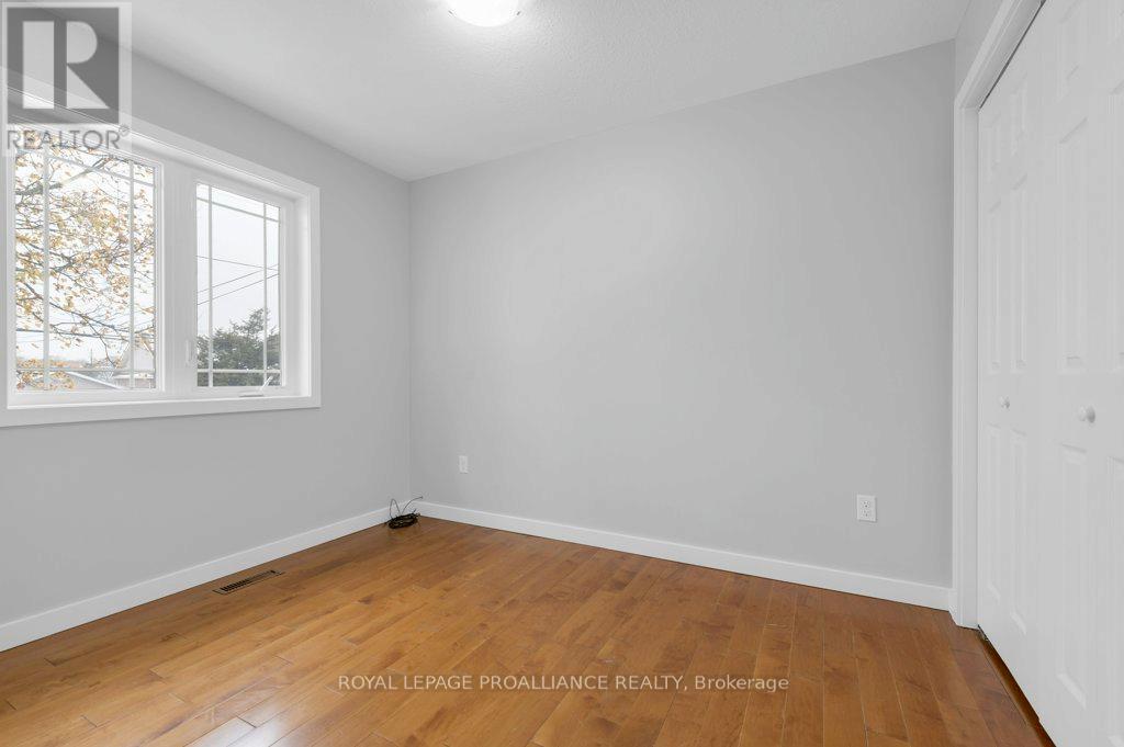 152 Cannifton Road N, Belleville, Ontario K8P 2T1 - Photo 17 - X12542572