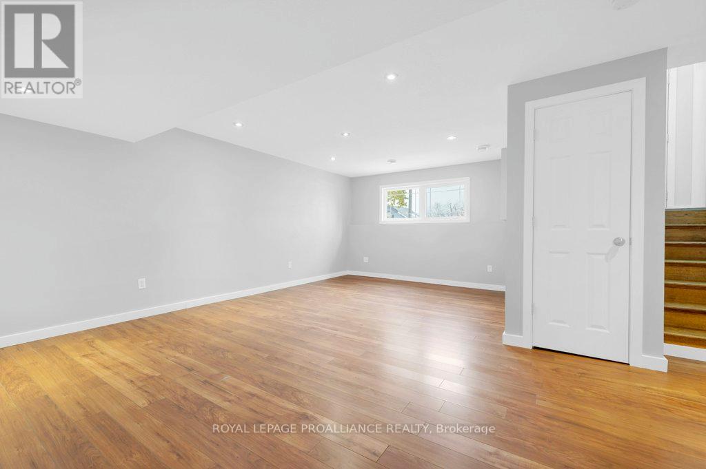 152 Cannifton Road N, Belleville, Ontario K8P 2T1 - Photo 21 - X12542572