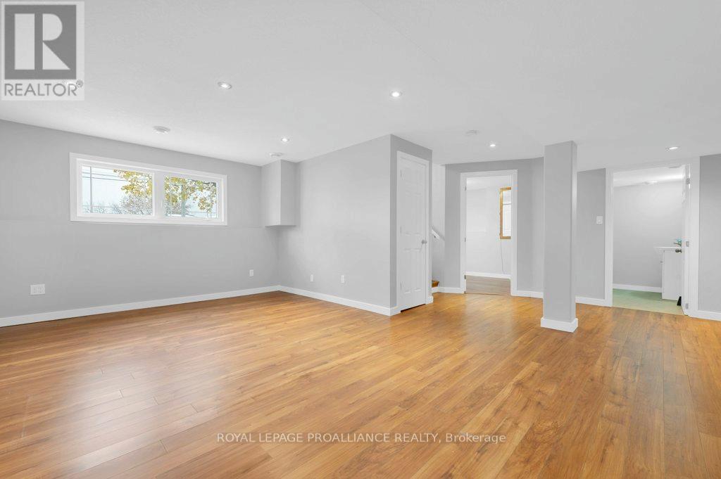 152 Cannifton Road N, Belleville, Ontario K8P 2T1 - Photo 23 - X12542572