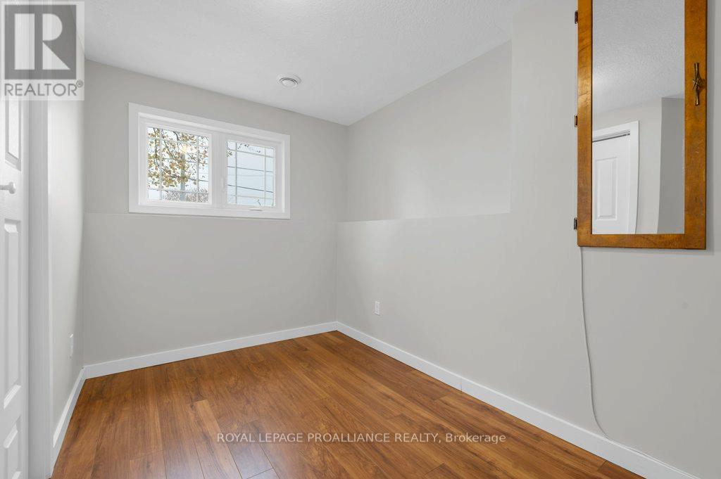 152 Cannifton Road N, Belleville, Ontario K8P 2T1 - Photo 28 - X12542572