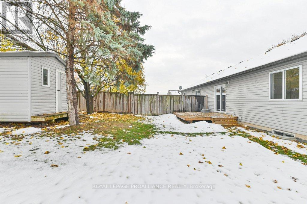 152 Cannifton Road N, Belleville, Ontario K8P 2T1 - Photo 32 - X12542572