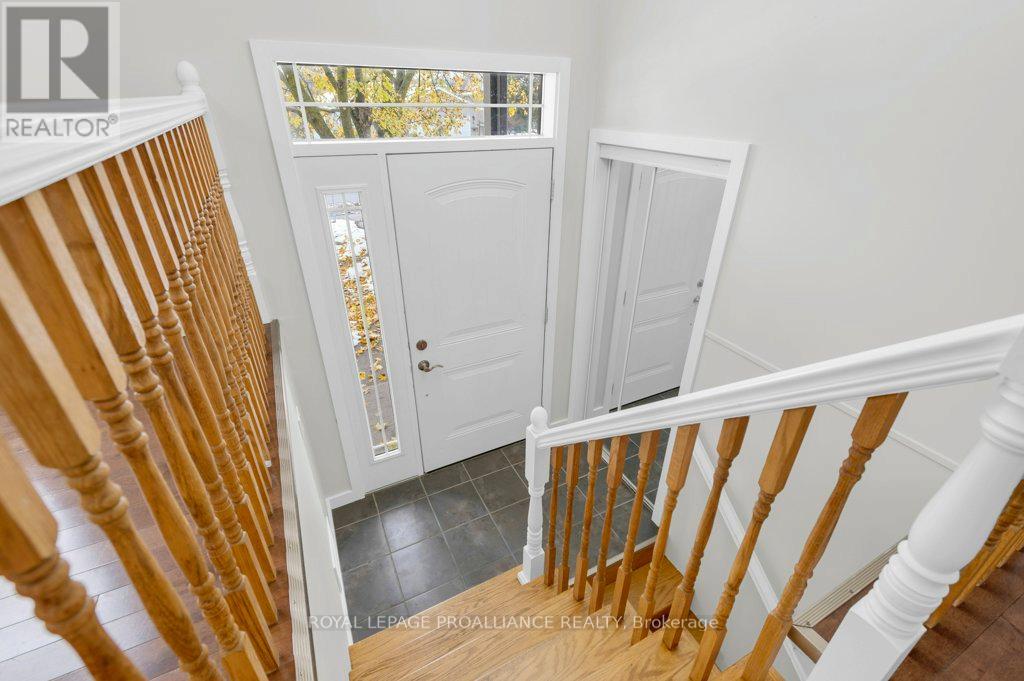 152 Cannifton Road N, Belleville, Ontario K8P 2T1 - Photo 7 - X12542572