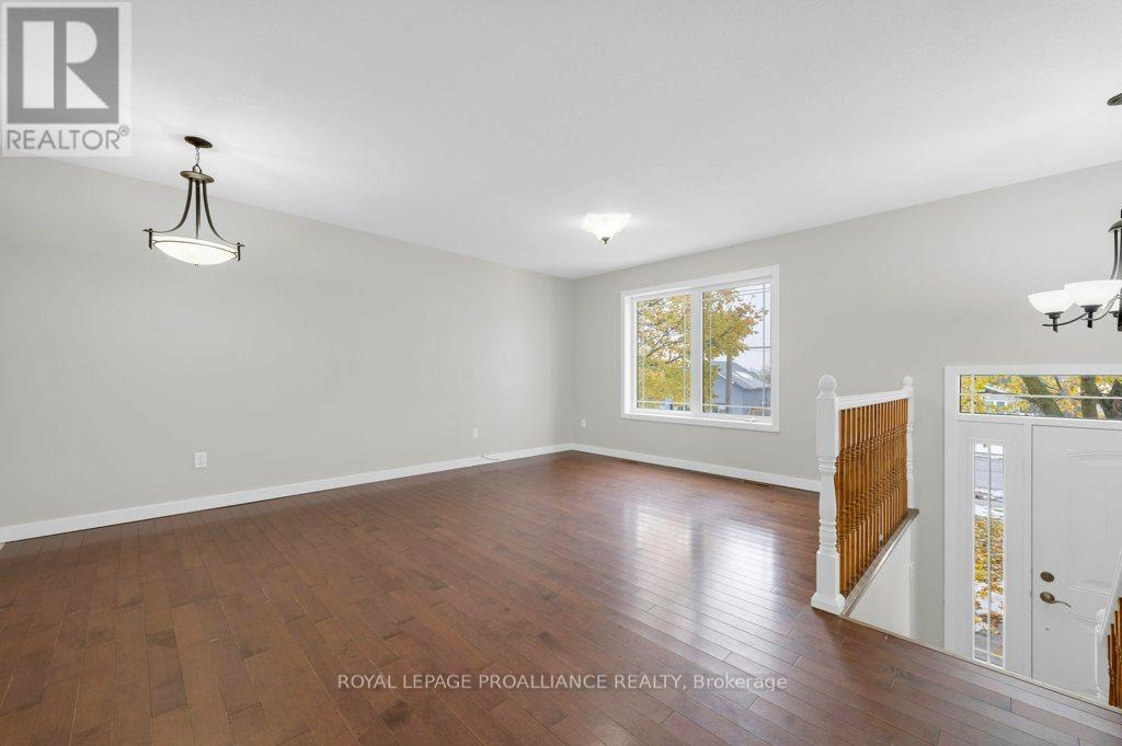 152 Cannifton Road N, Belleville, Ontario K8P 2T1 - Photo 8 - X12542572