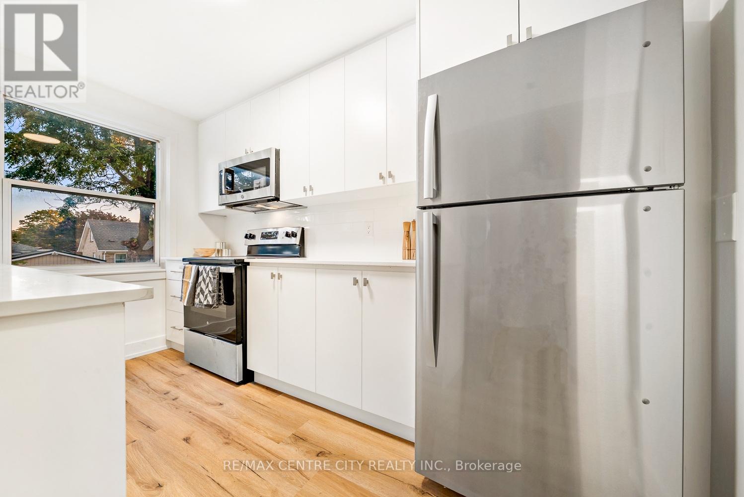 2 - 232 Elm Street, St. Thomas, Ontario  N5R 1J5 - Photo 10 - X12542580