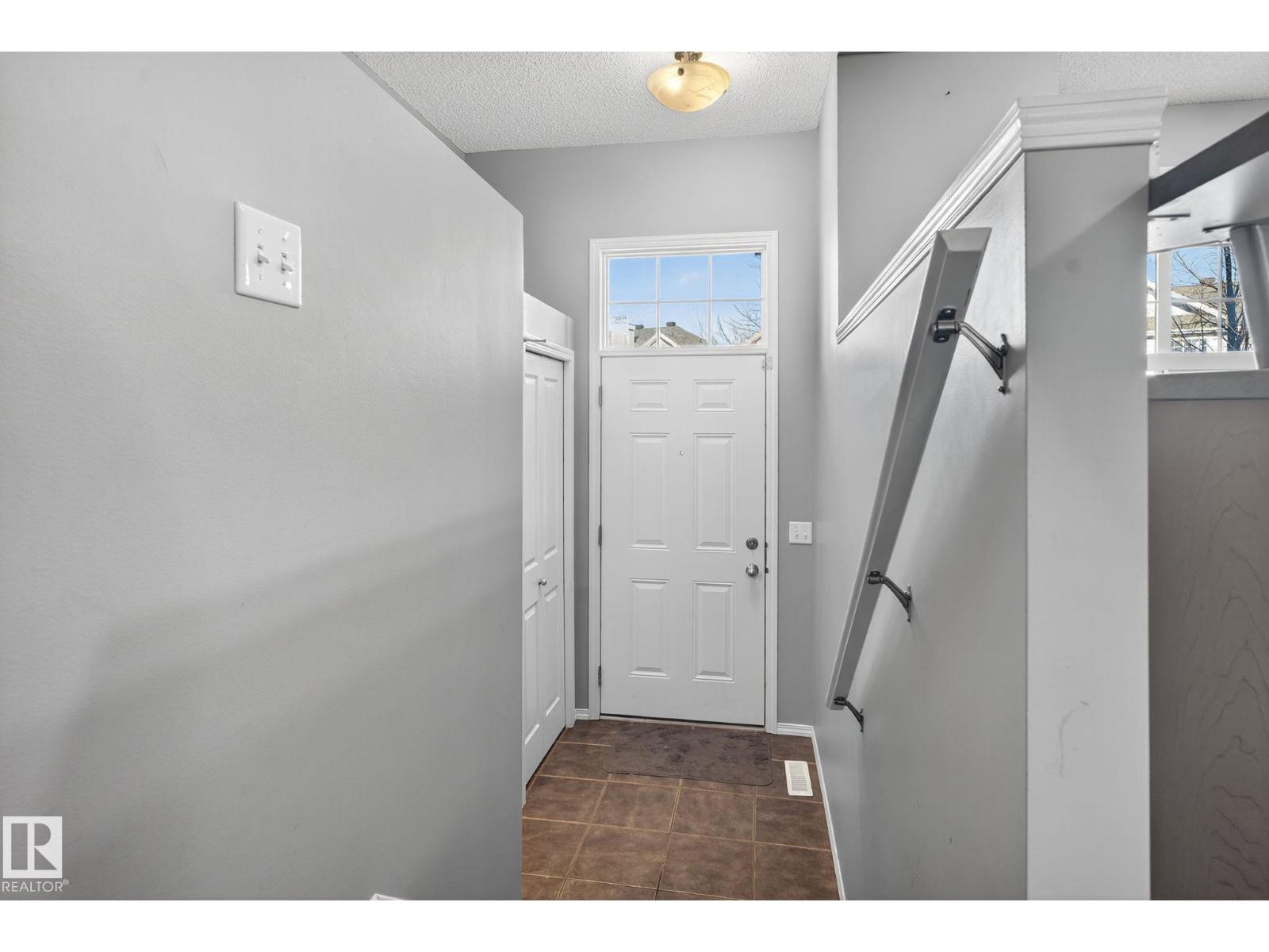 #87 2051 Towne Centre Bv Nw, Edmonton, Alberta  T6R 0G8 - Photo 3 - E4465634