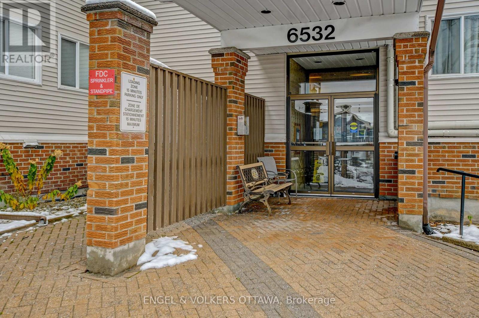 112 - 6532 Bilberry Drive, Ottawa, Ontario K1C 4N9 - Photo 4 - X12542558