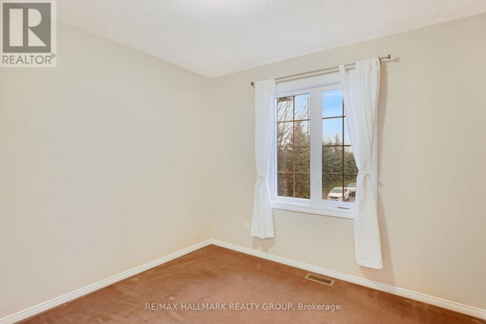 92 Southpointe Avenue, Ottawa, Ontario  K2J 4T5 - Photo 12 - X12542566