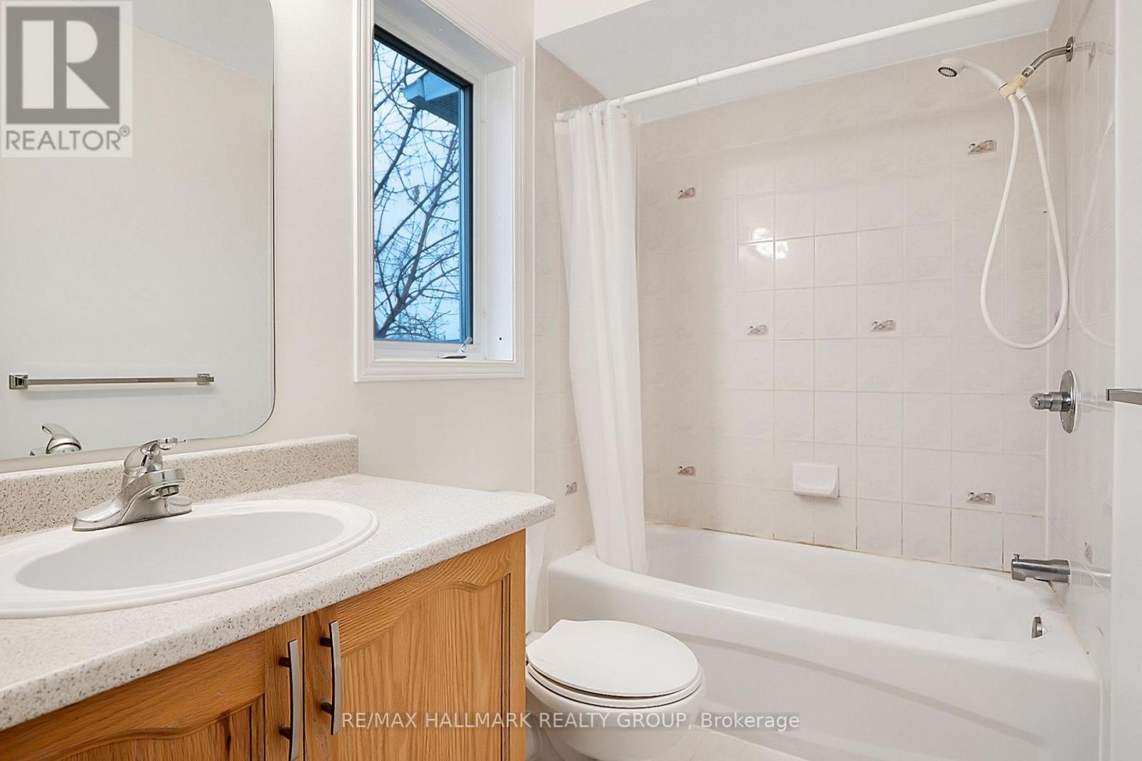 92 Southpointe Avenue, Ottawa, Ontario  K2J 4T5 - Photo 18 - X12542566