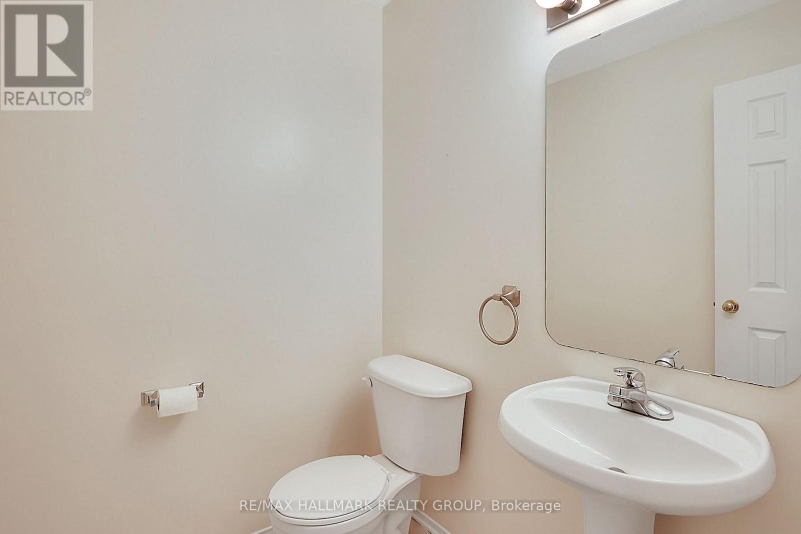 92 Southpointe Avenue, Ottawa, Ontario  K2J 4T5 - Photo 8 - X12542566