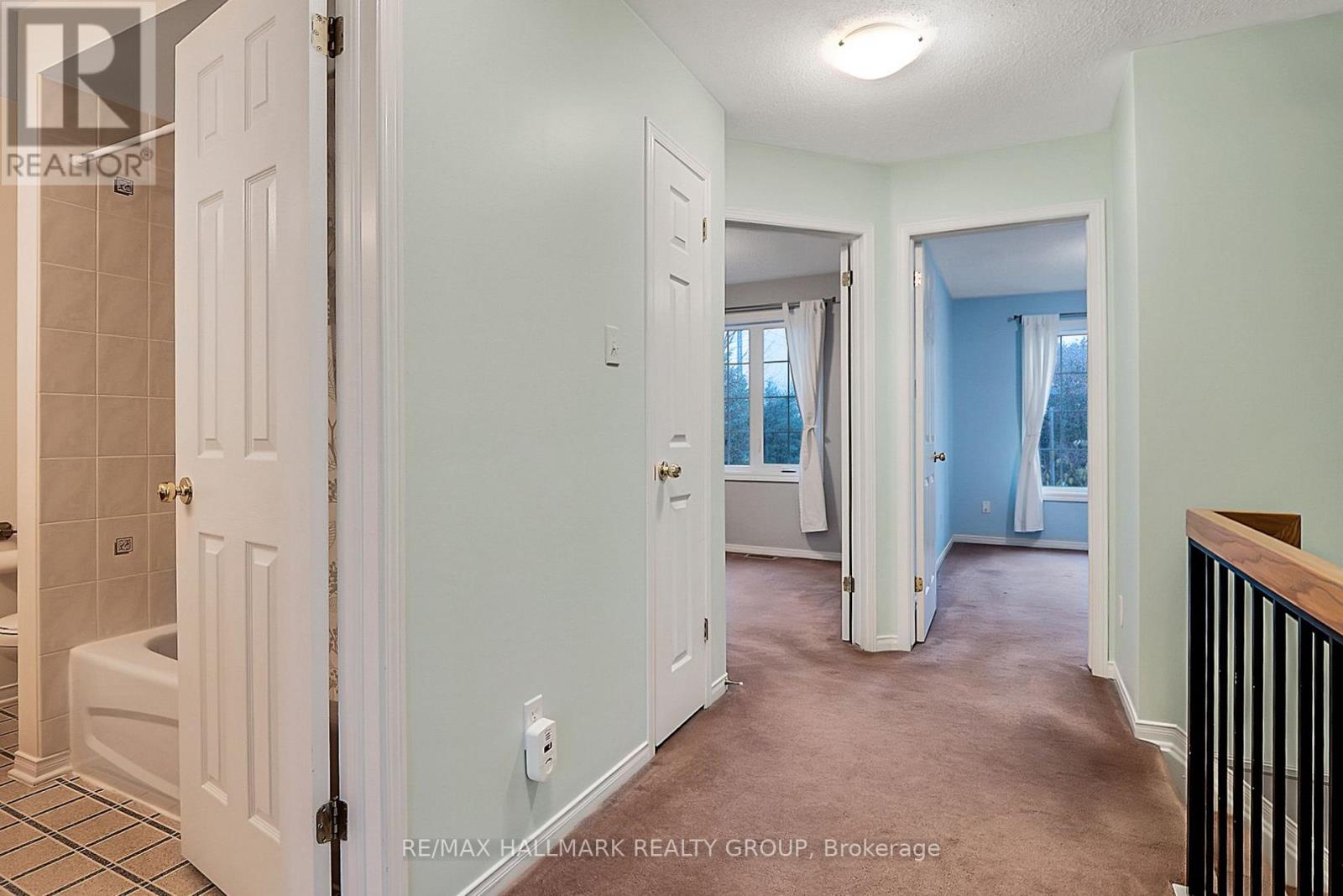 92 Southpointe Avenue, Ottawa, Ontario  K2J 4T5 - Photo 9 - X12542566