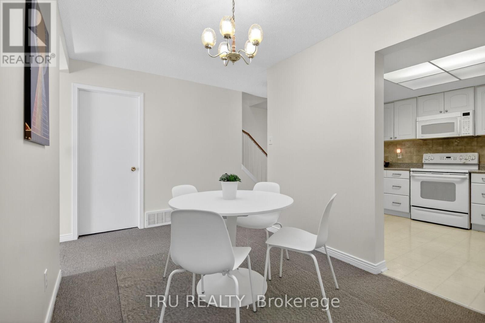 82 - 215 Temby Private, Ottawa, Ontario  K1T 2W1 - Photo 10 - X12542610