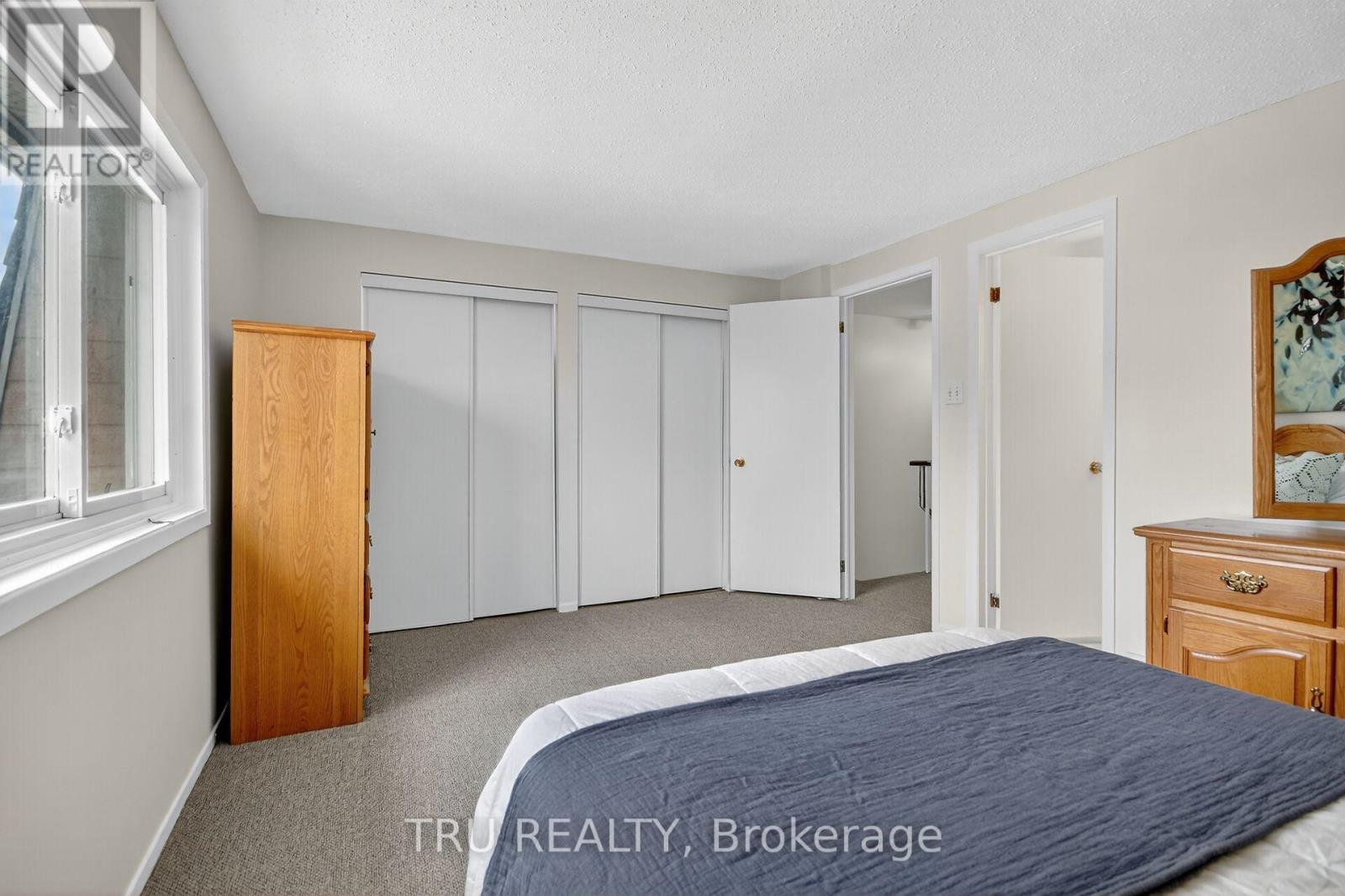 82 - 215 Temby Private, Ottawa, Ontario  K1T 2W1 - Photo 19 - X12542610