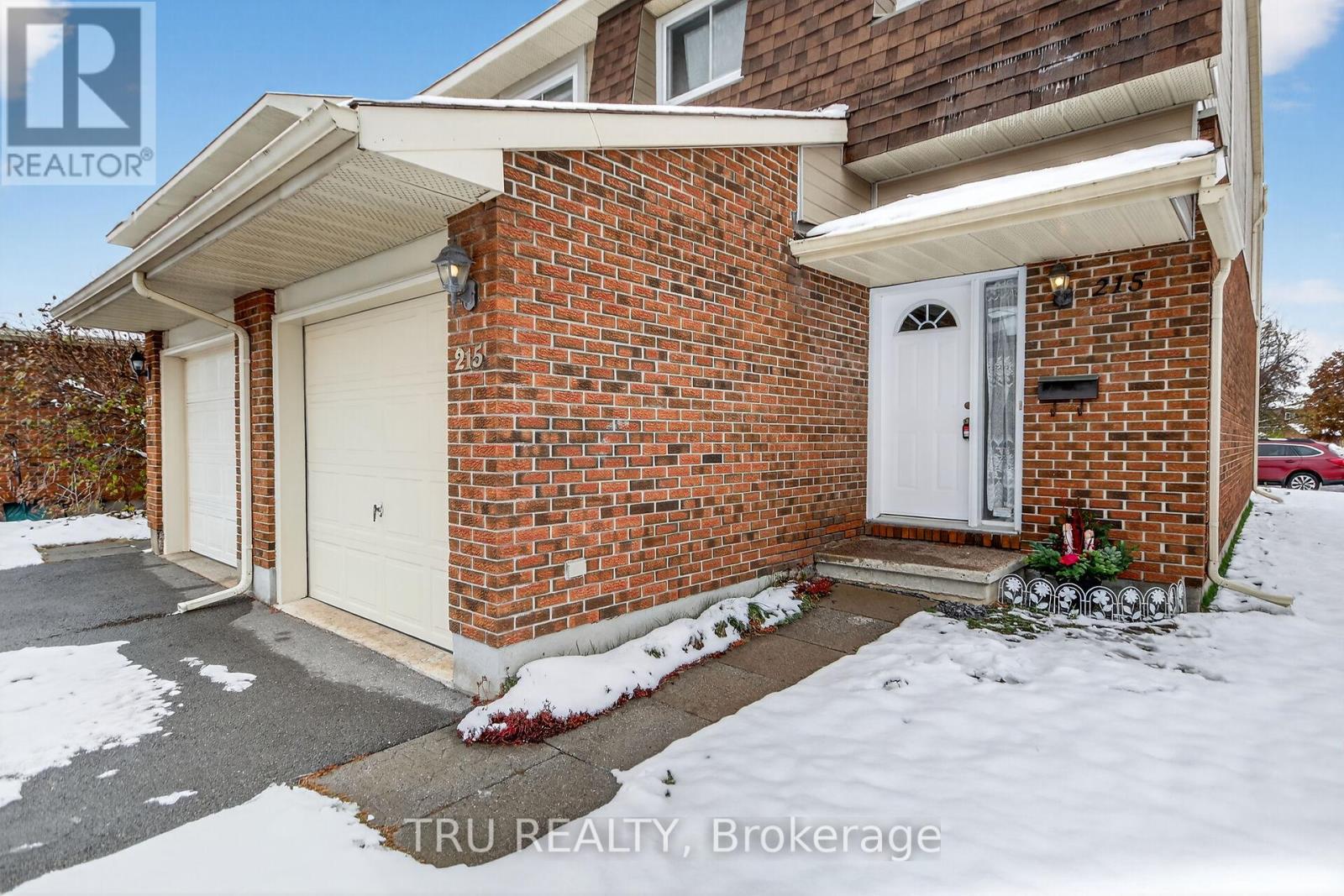 82 - 215 Temby Private, Ottawa, Ontario  K1T 2W1 - Photo 2 - X12542610