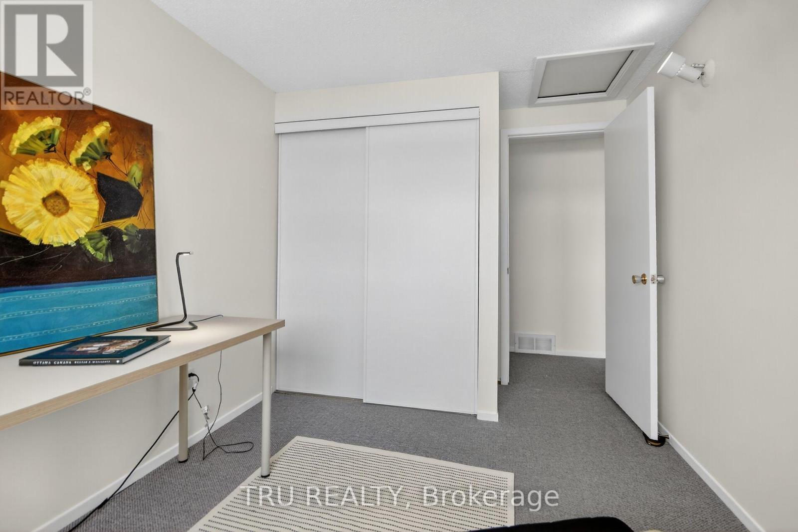 82 - 215 Temby Private, Ottawa, Ontario  K1T 2W1 - Photo 25 - X12542610