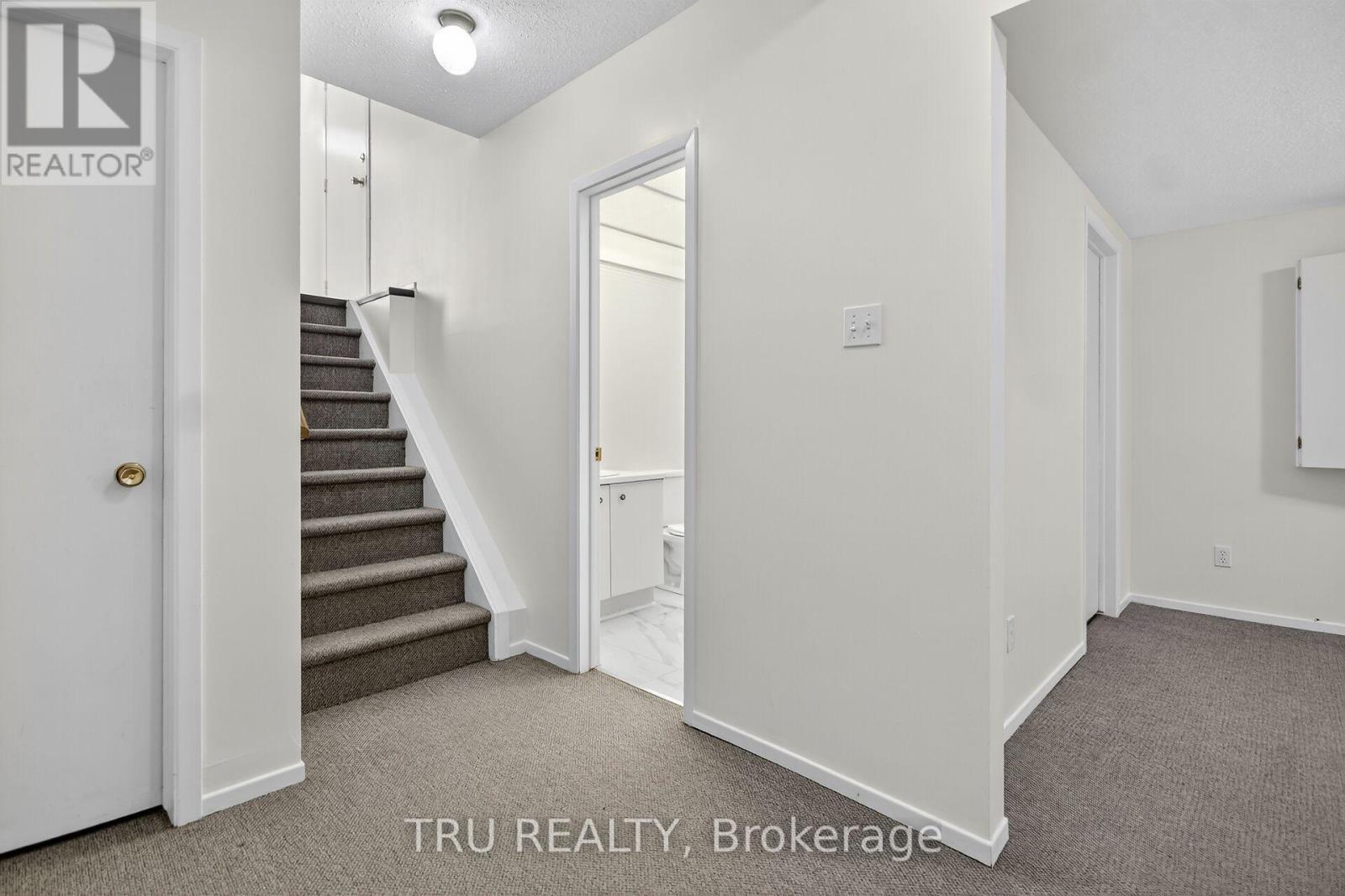 82 - 215 Temby Private, Ottawa, Ontario  K1T 2W1 - Photo 26 - X12542610