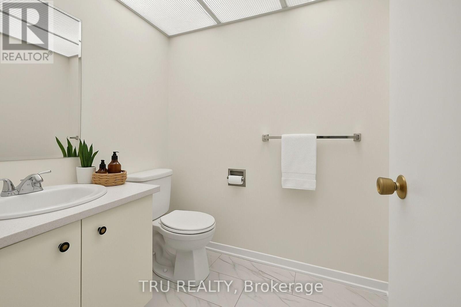 82 - 215 Temby Private, Ottawa, Ontario  K1T 2W1 - Photo 27 - X12542610