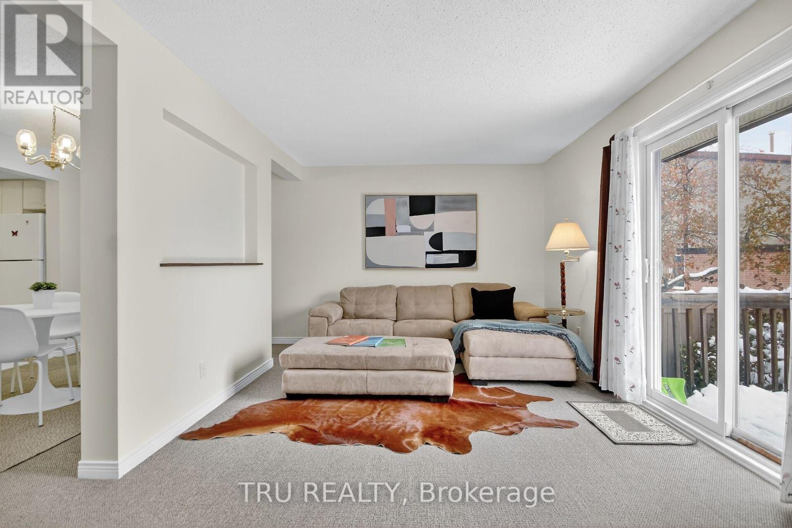 82 - 215 Temby Private, Ottawa, Ontario  K1T 2W1 - Photo 4 - X12542610