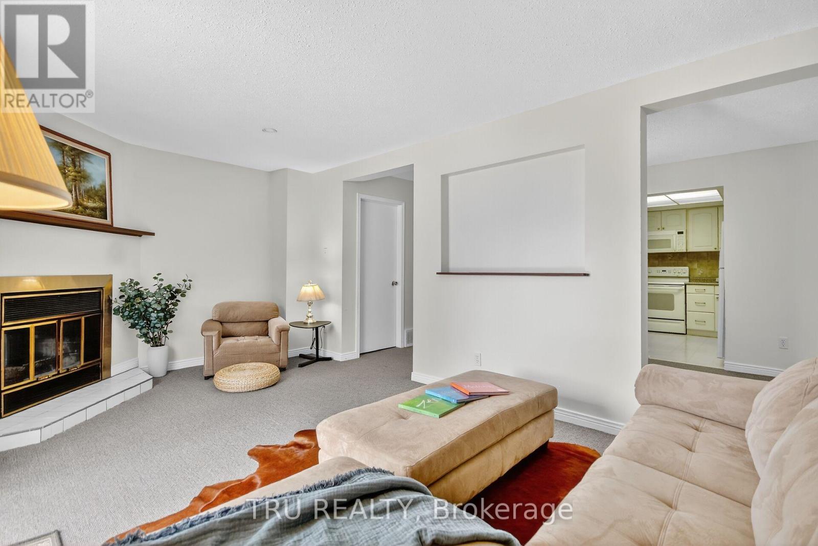 82 - 215 Temby Private, Ottawa, Ontario  K1T 2W1 - Photo 7 - X12542610