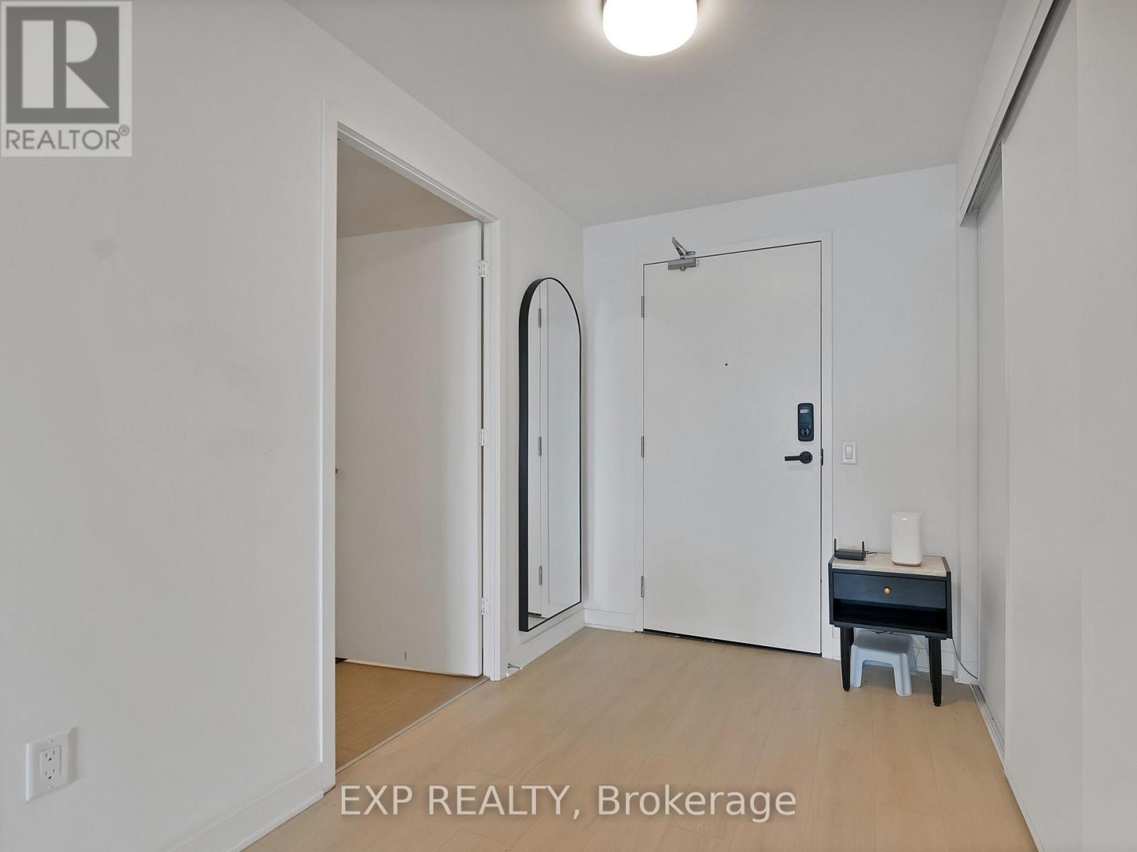 5511 - 3900 Confederation Parkway, Mississauga, Ontario  L5B 0M3 - Photo 3 - W12542628