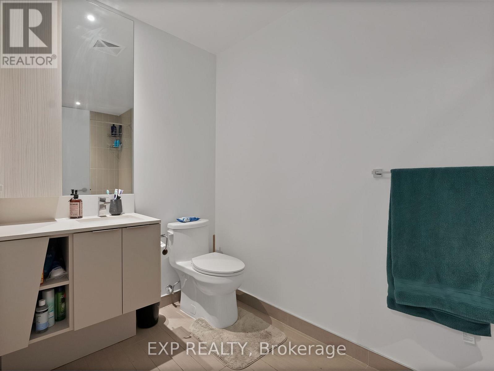 5511 - 3900 Confederation Parkway, Mississauga, Ontario  L5B 0M3 - Photo 4 - W12542628