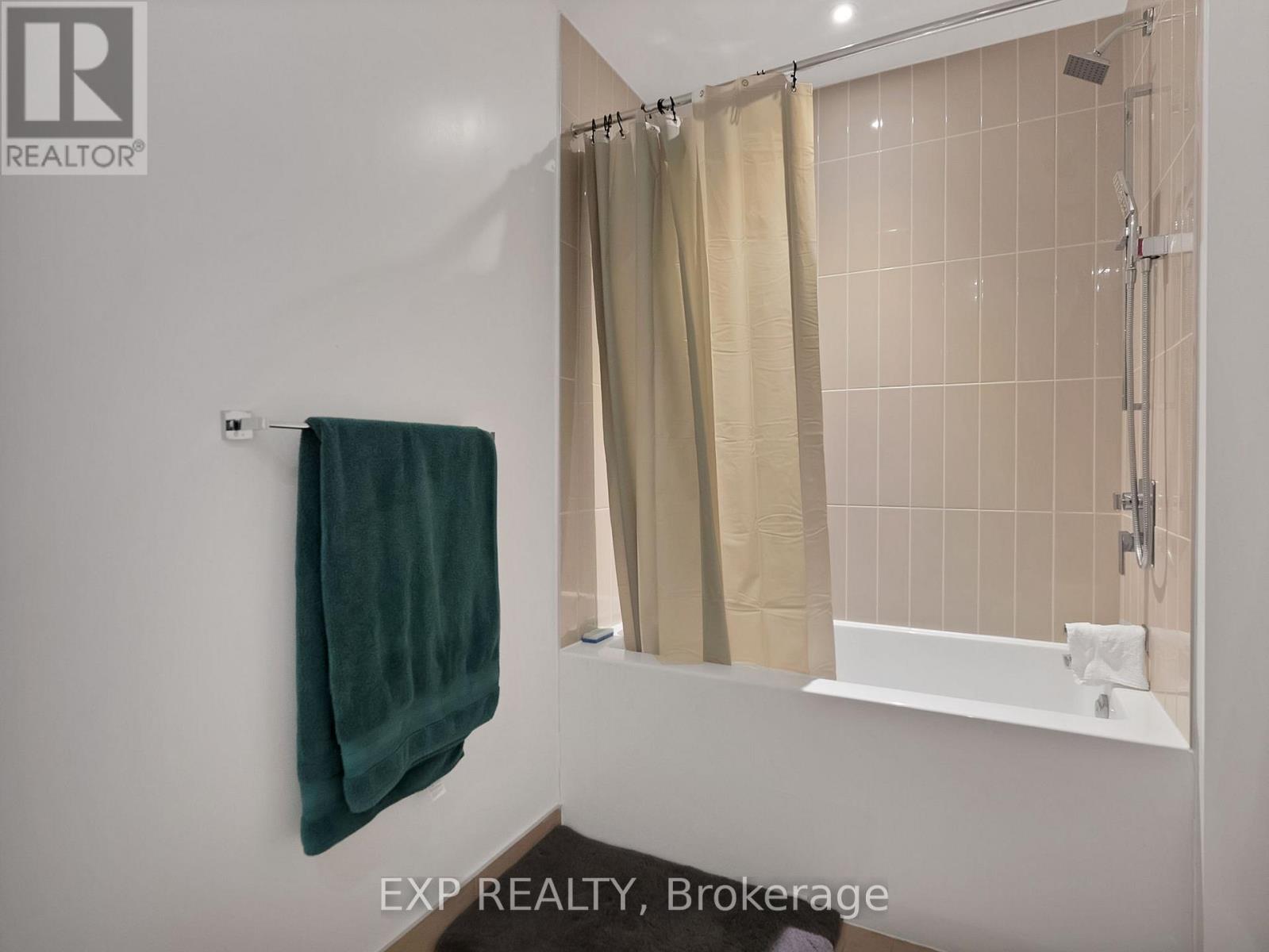 5511 - 3900 Confederation Parkway, Mississauga, Ontario  L5B 0M3 - Photo 5 - W12542628