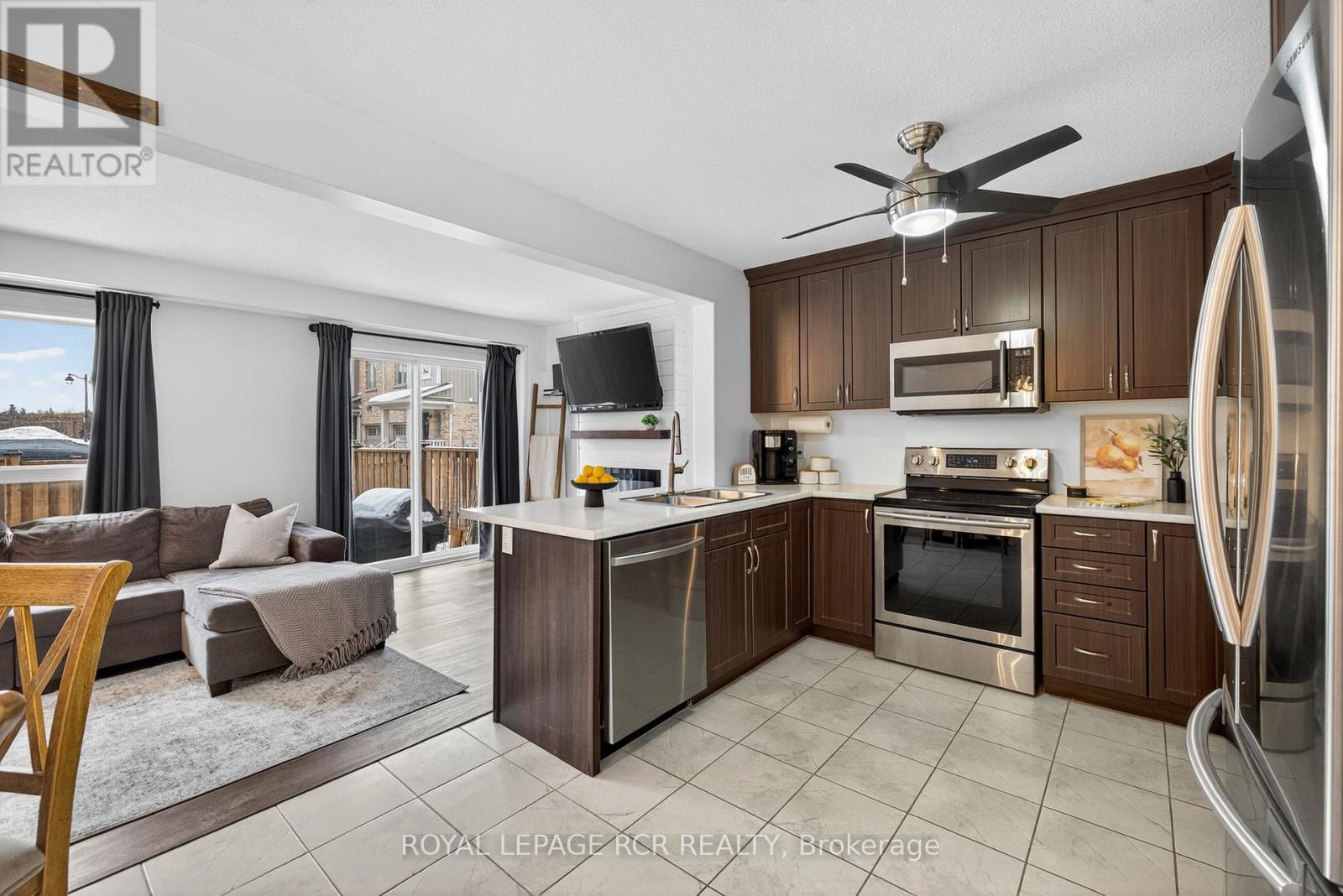 118 Parkinson Crescent, Orangeville, Ontario  L9W 6X3 - Photo 8 - W12542312