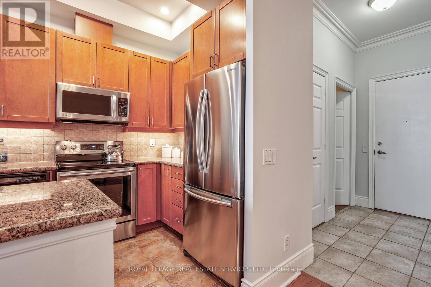 Ph24 - 5233 Dundas Street W, Toronto, Ontario  M9B 6M1 - Photo 3 - W12542340