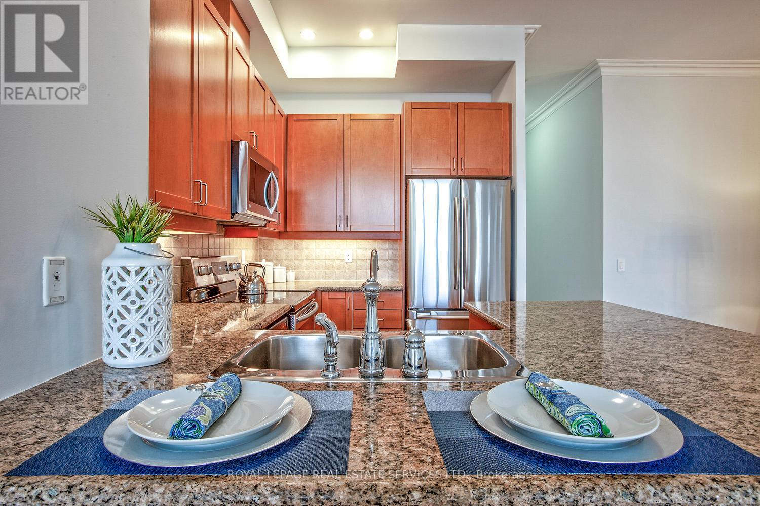 Ph24 - 5233 Dundas Street W, Toronto, Ontario  M9B 6M1 - Photo 8 - W12542340