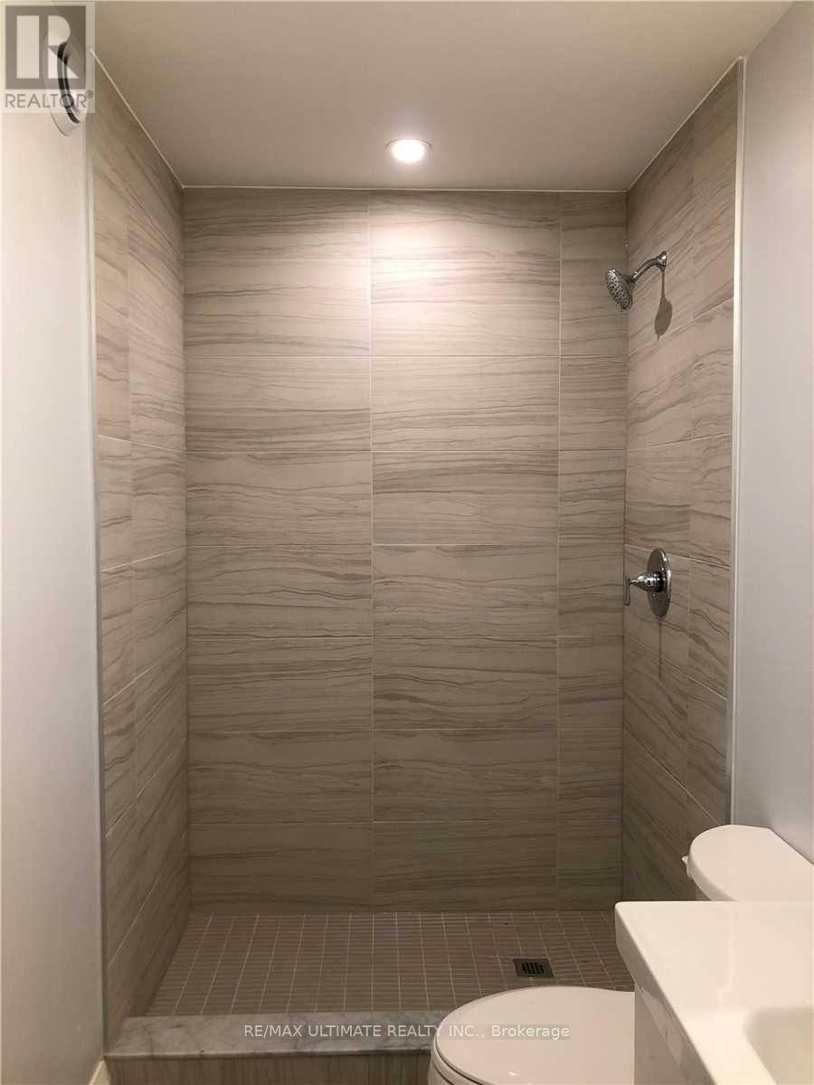 9 - 230 South Kingsway, Toronto, Ontario  M6S 3T9 - Photo 8 - W12542366