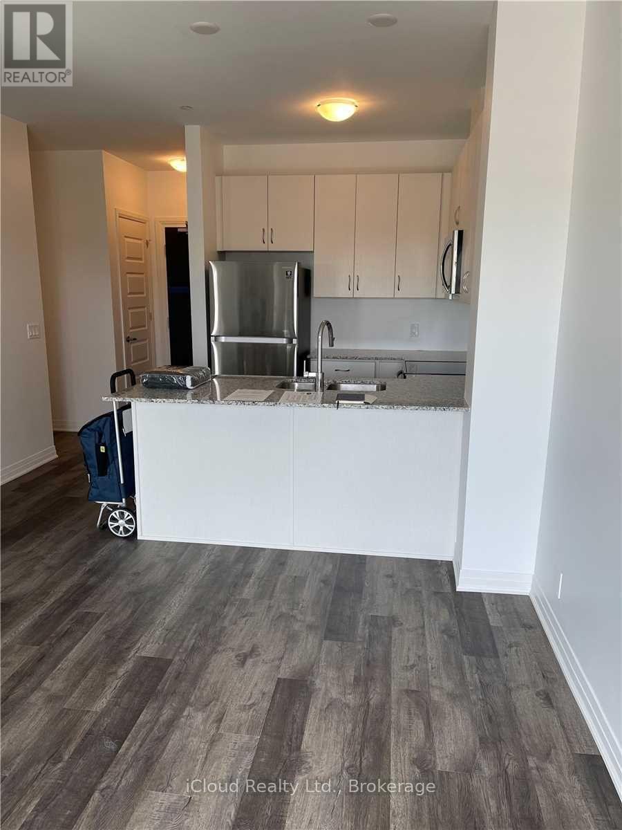 320 - 102 GROVEWOOD COMMON DRIVE, Oakville, Ontario