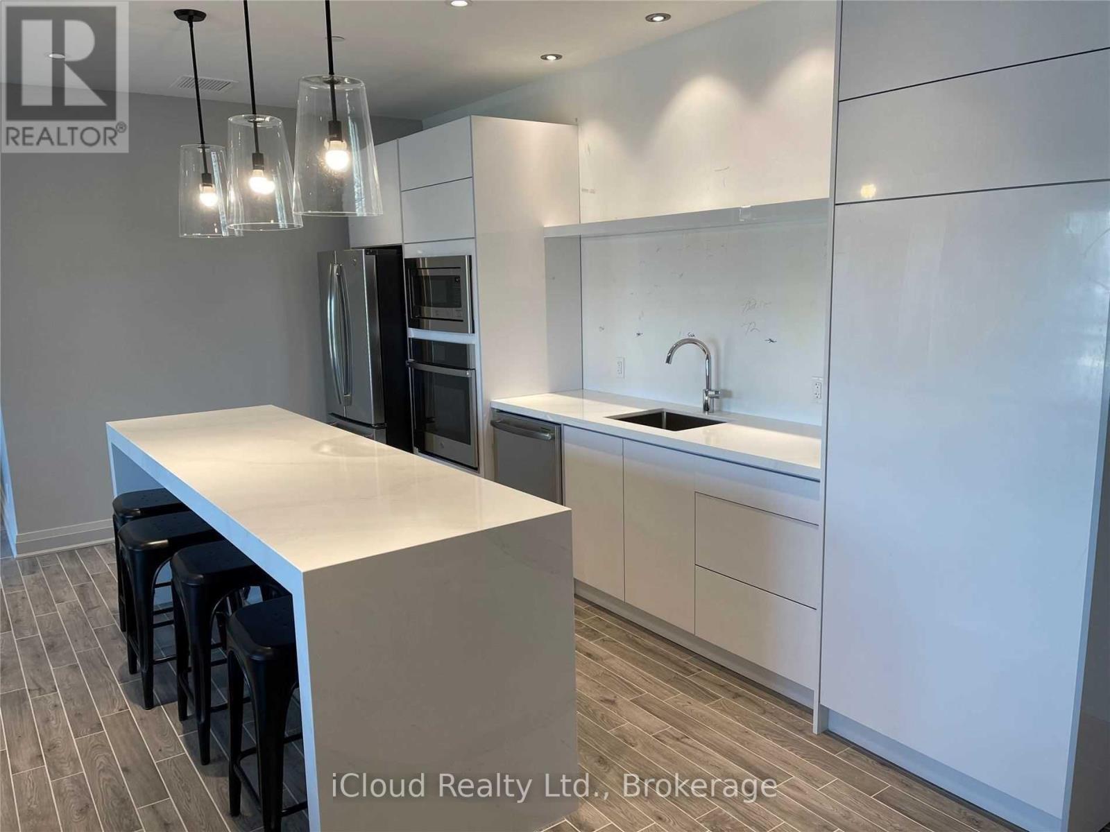 320 - 102 Grovewood Common Drive, Oakville, Ontario  L6H 0X2 - Photo 12 - W12542414