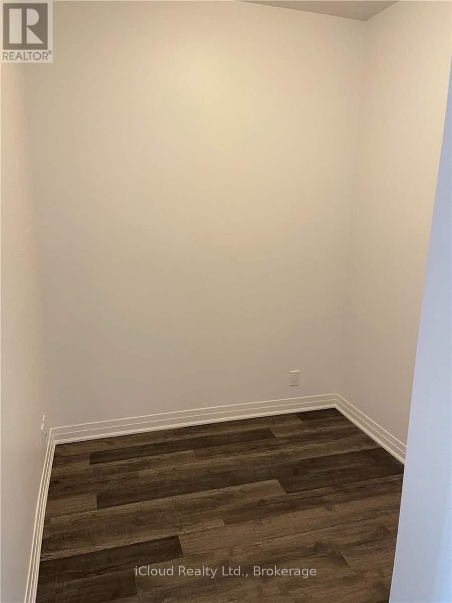 320 - 102 Grovewood Common Drive, Oakville, Ontario  L6H 0X2 - Photo 6 - W12542414