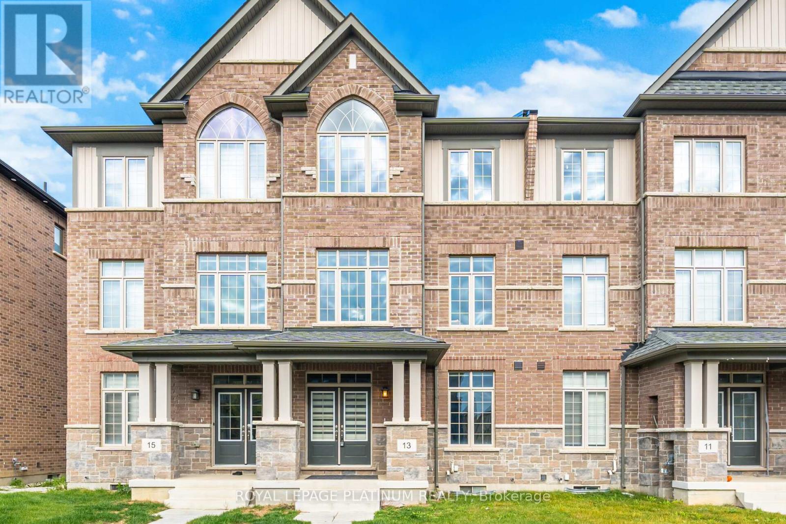 13 Lipscott Drive, Caledon, Ontario  L7C 4K7 - Photo 2 - W12542468