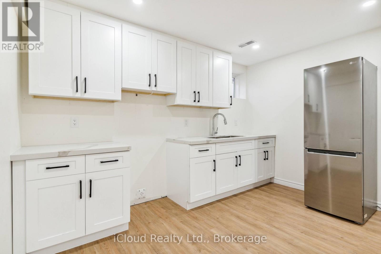 7 Salt Creek Terrace E, Caledon, Ontario  L7C 4J2 - Photo 13 - W12542478