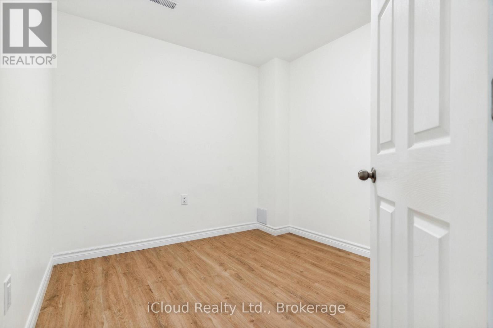 7 Salt Creek Terrace E, Caledon, Ontario  L7C 4J2 - Photo 18 - W12542478