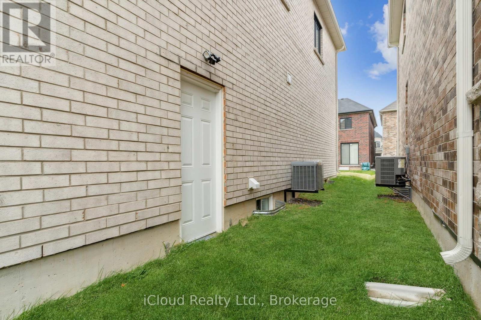 7 Salt Creek Terrace E, Caledon, Ontario  L7C 4J2 - Photo 22 - W12542478