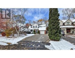 44 ROBIN HOOD ROAD, Toronto, Ontario