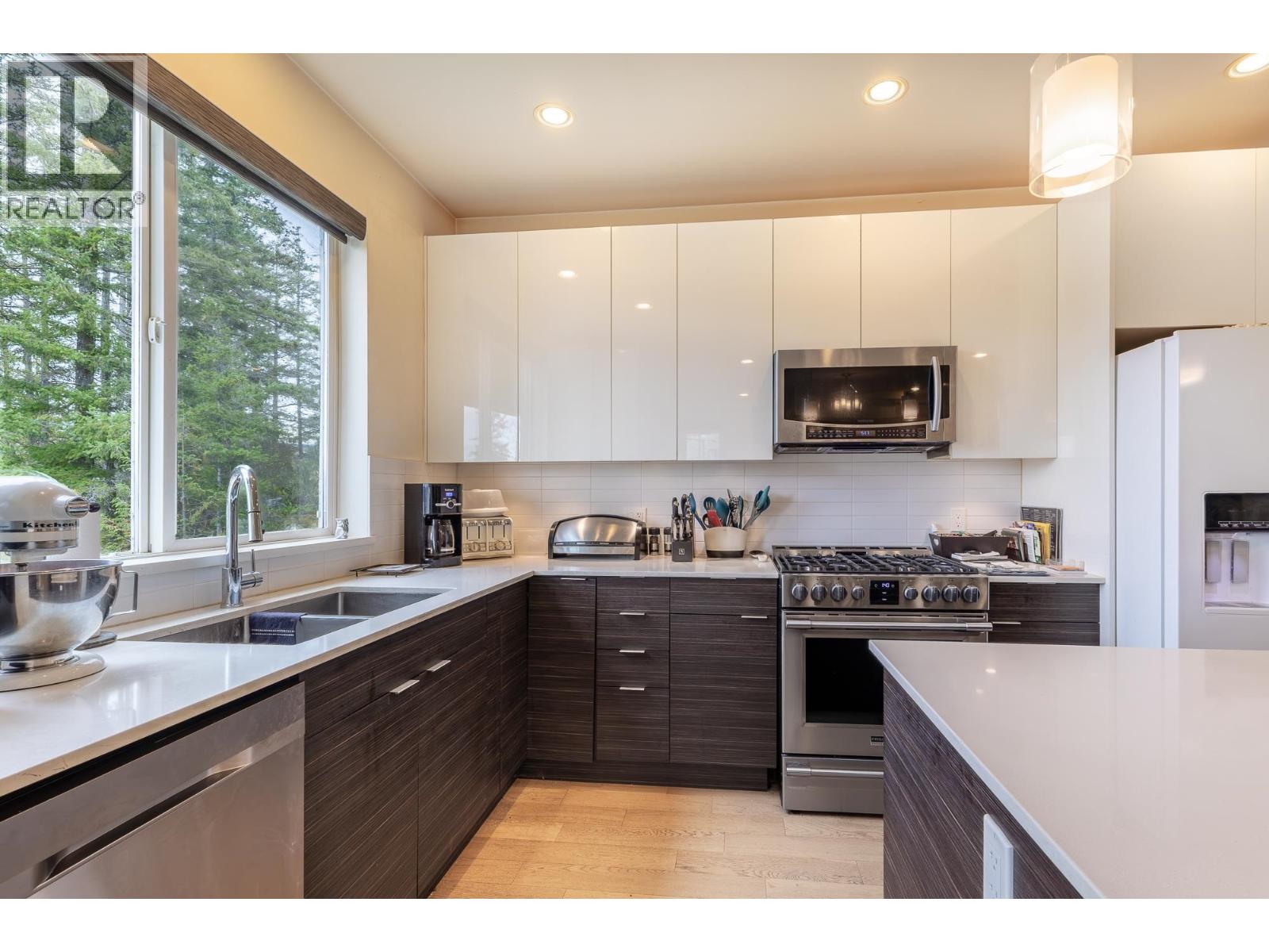 101 5782 MARINE WAY, Sechelt