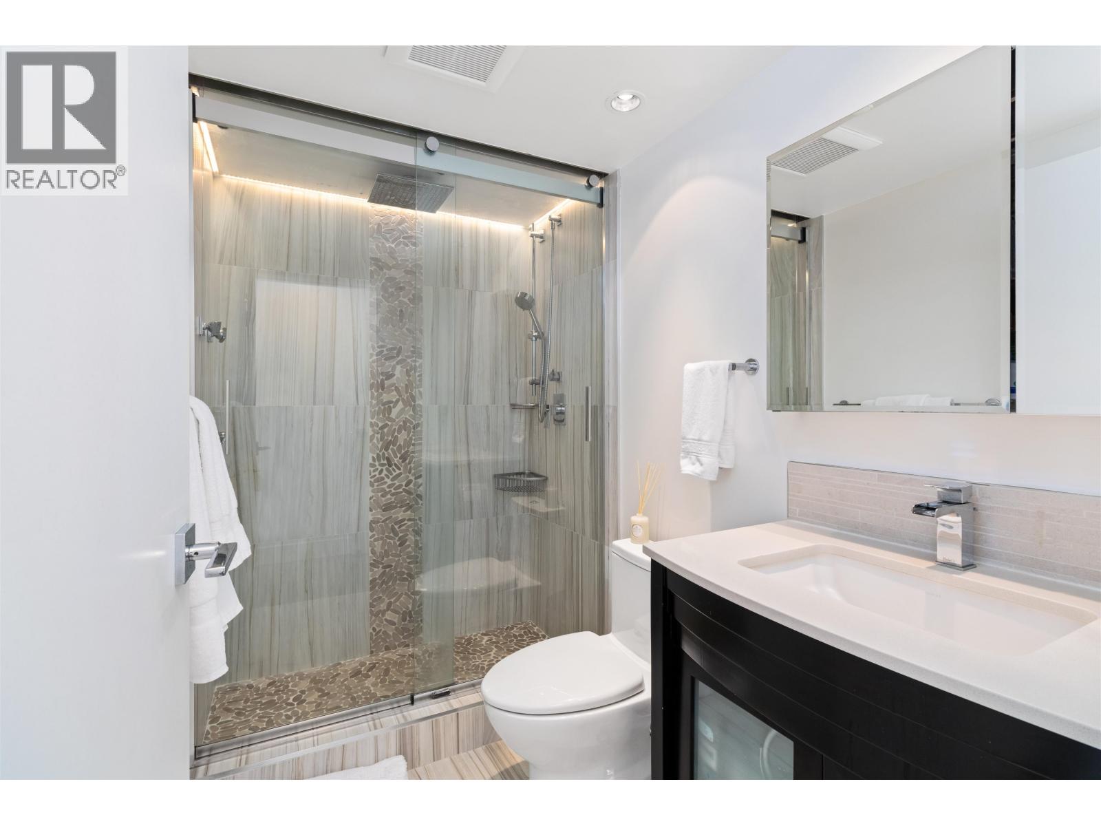 3307 1033 Marinaside Crescent, Vancouver, British Columbia  V6Z 3A3 - Photo 30 - R3067196