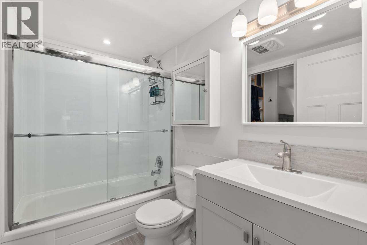 202 2041 Bellwood Avenue, Burnaby, British Columbia V5B 4V5 - Photo 8 - R3067226