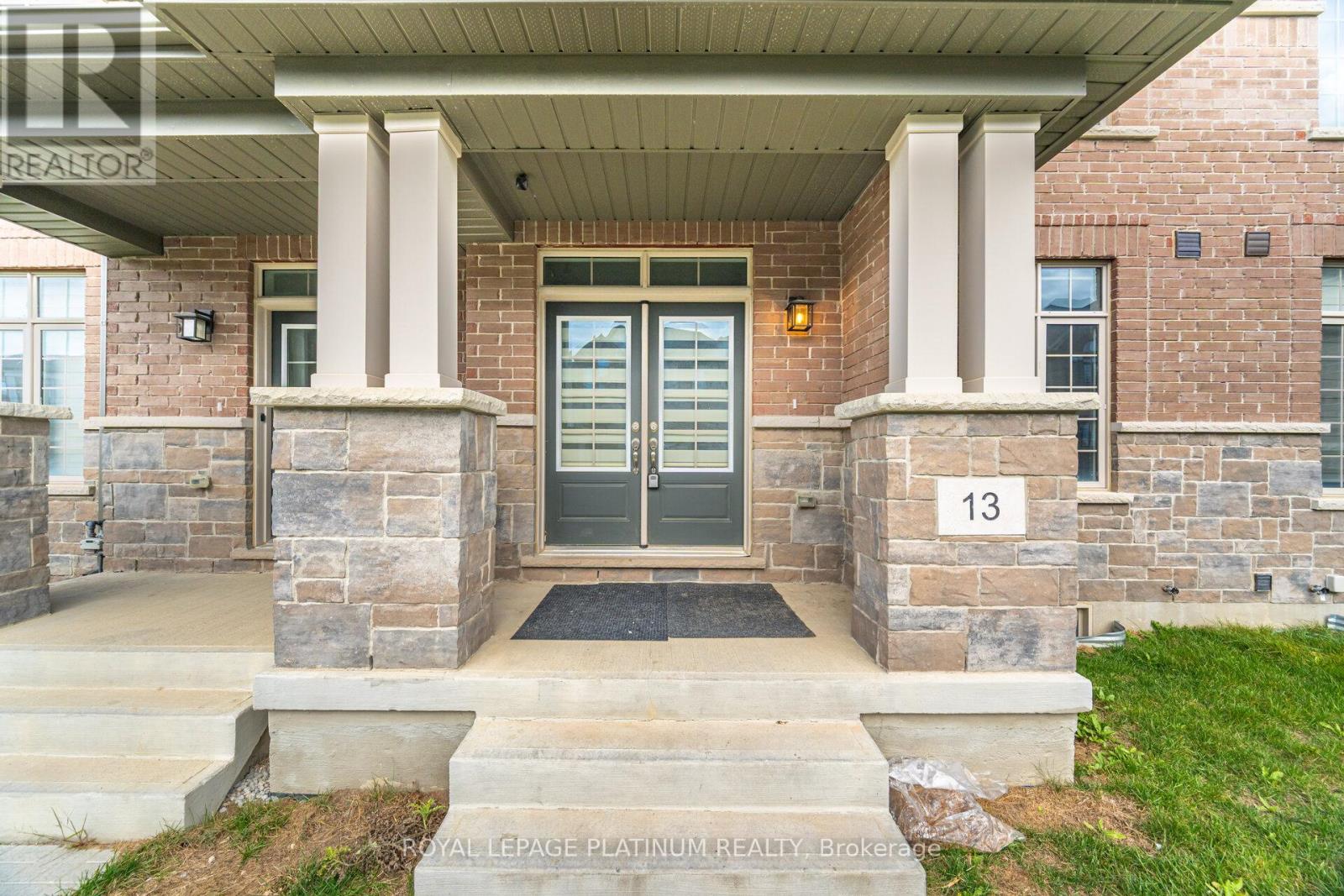 13 Lipscott Drive, Caledon, Ontario  L7C 4K7 - Photo 3 - W12542468