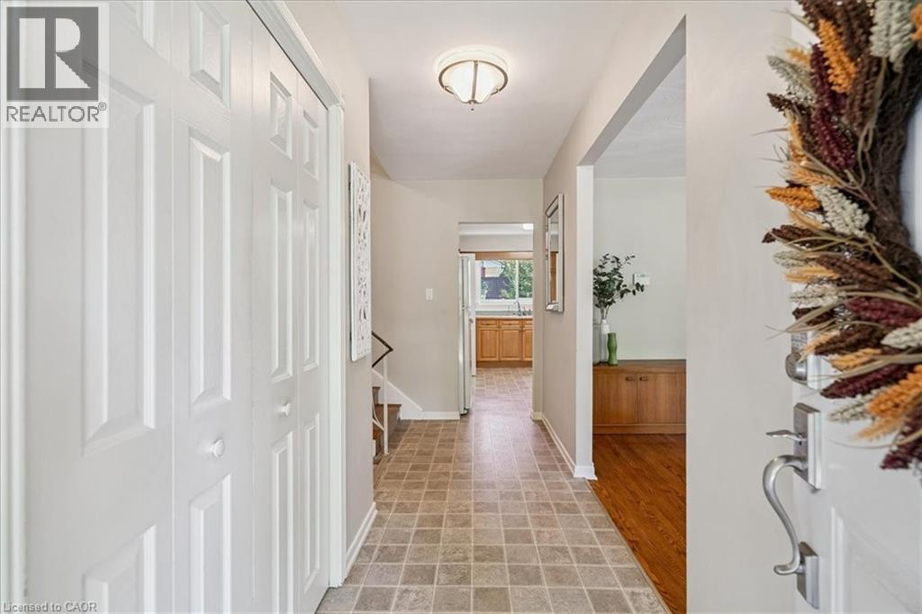 871 Francis Road, Burlington, Ontario  L7T 3Y1 - Photo 4 - 40769879