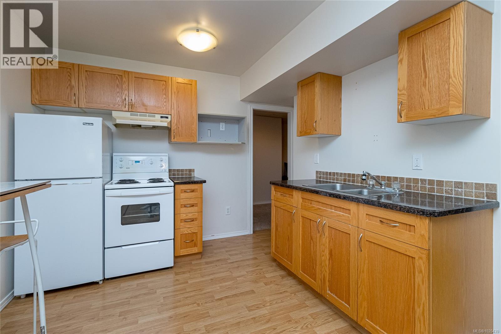 932 Tattersall Dr, Saanich, British Columbia  V8X 2W9 - Photo 22 - 1020439