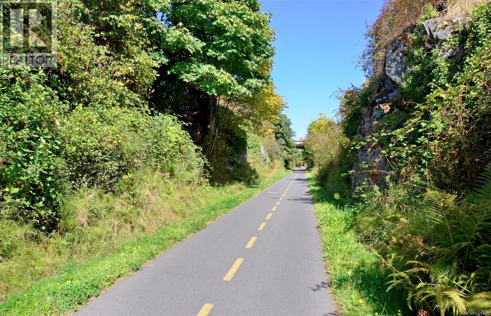 932 Tattersall Dr, Saanich, British Columbia  V8X 2W9 - Photo 43 - 1020439