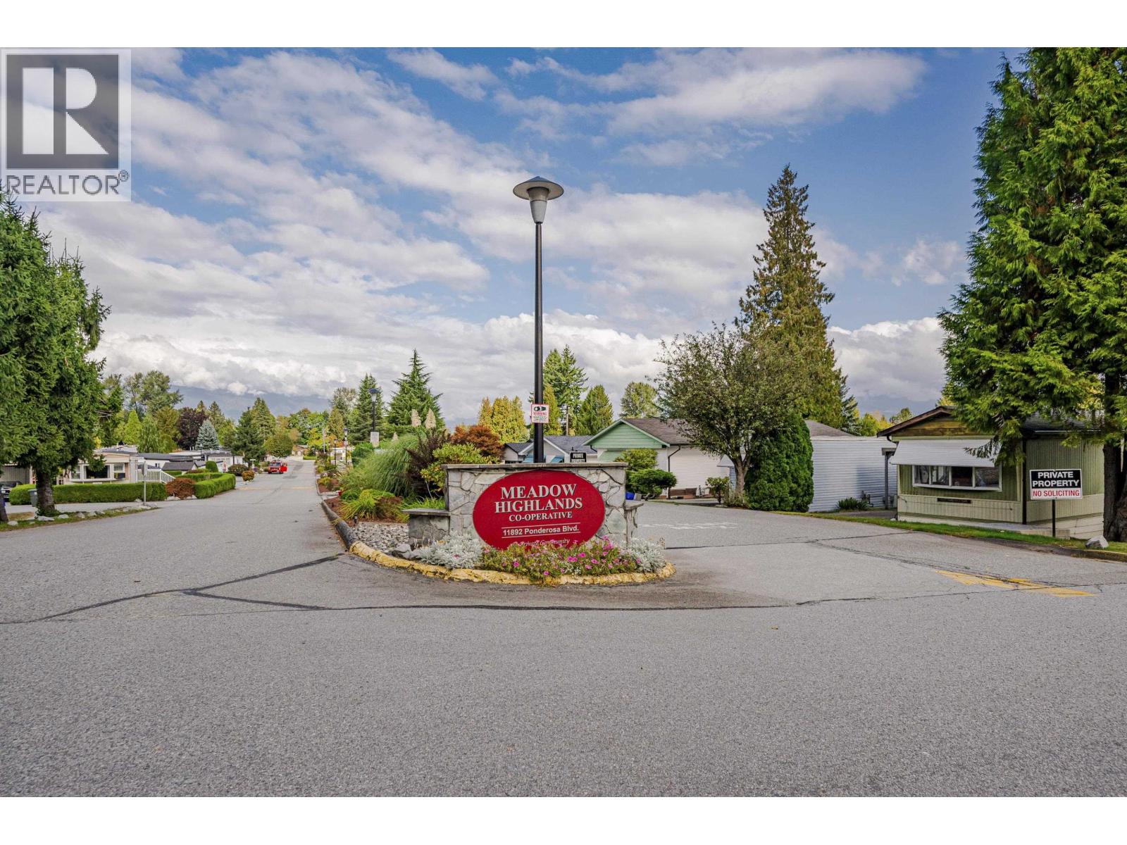 1 11812 Ponderosa Boulevard, Pitt Meadows, British Columbia  V3Y 1Z3 - Photo 4 - R3067029