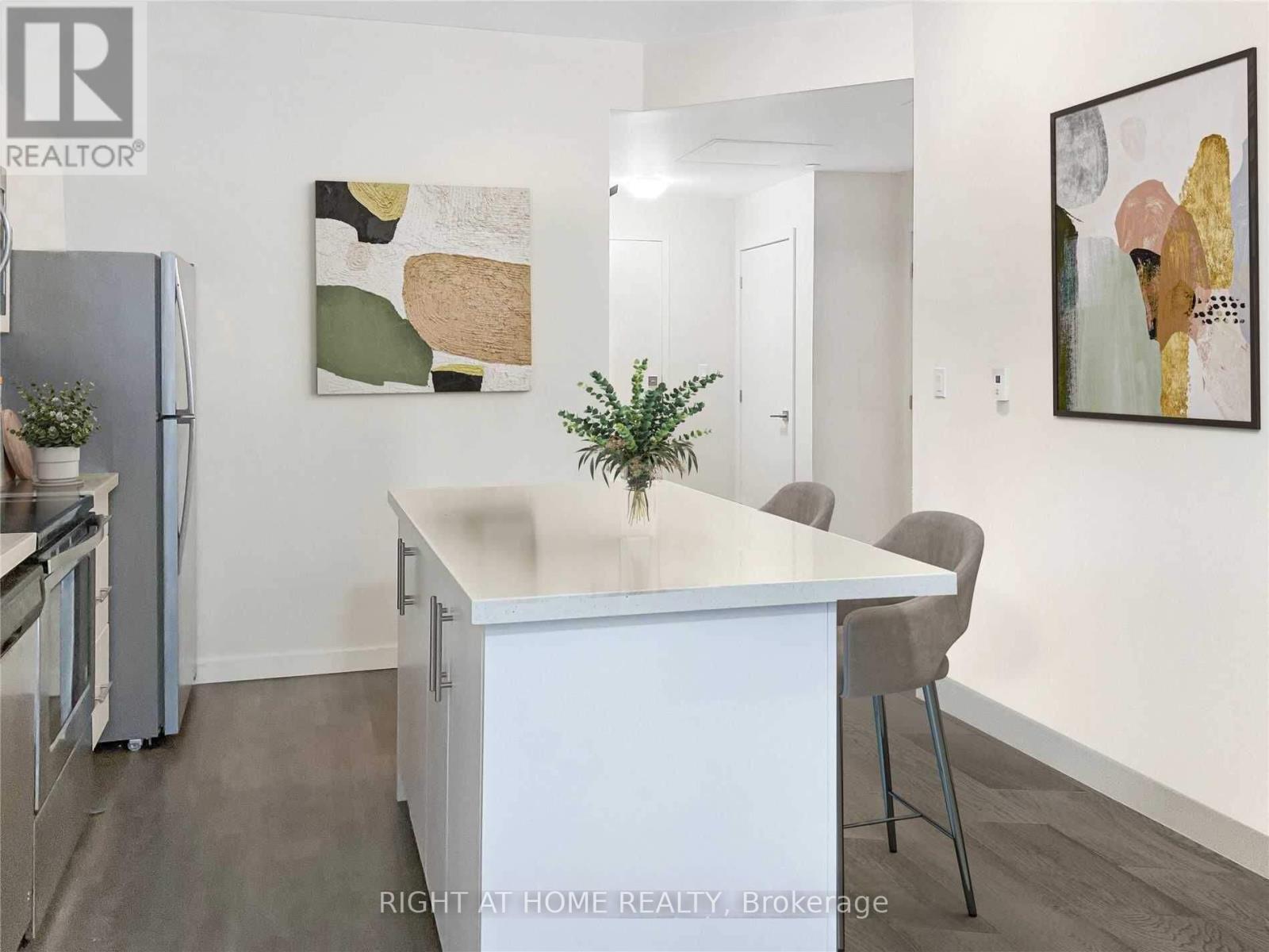 218 - 690 King Street W, Kitchener, Ontario  N2H 5L8 - Photo 4 - X12542392