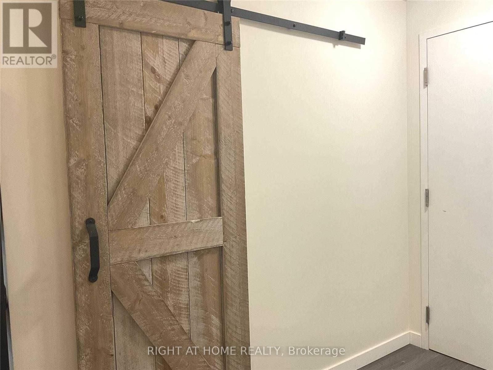 218 - 690 King Street W, Kitchener, Ontario  N2H 5L8 - Photo 7 - X12542392