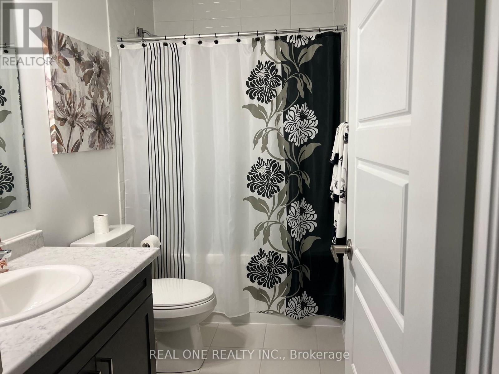 62 Forestwalk Street, Kitchener, Ontario  N2R 0S3 - Photo 17 - X12542436